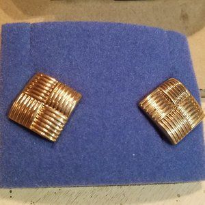 Avon Basketweave goldtone Pierced Earrings NIB